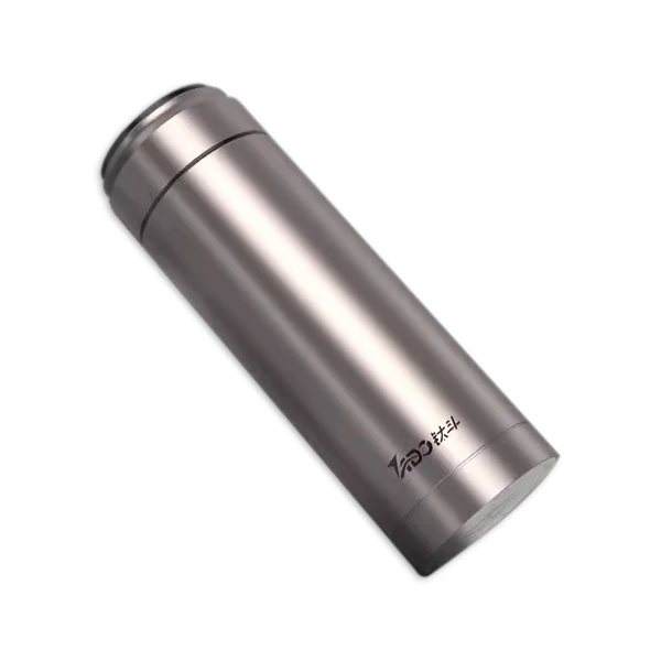 Titanium boutèy vakyòm